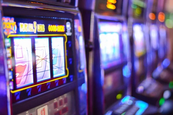 markas338 slot game interface showing Total Goals game mechanics with goal symbols and multiplier display